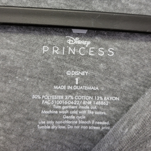 Torrid Disney Tangled Rapunzel And Flynn Dip Dye t-shirt grey blue 1X - Picture 6 of 8